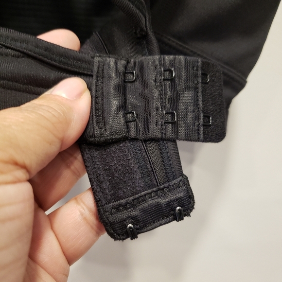 Moving Comfort Wireless Sports Bra - L - Picture 4 of 5